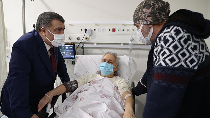 Bakan Koca sabahın ilk ışıklarına kadar İstanbul'daki hastaneleri ziyaret etti