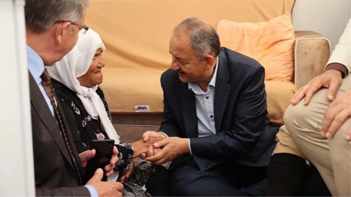 Bakan Özhaseki'den depremzede kadının ev talebine iç ısıtan yanıt: Bittiğinde gelip seni evine çıkaracağız