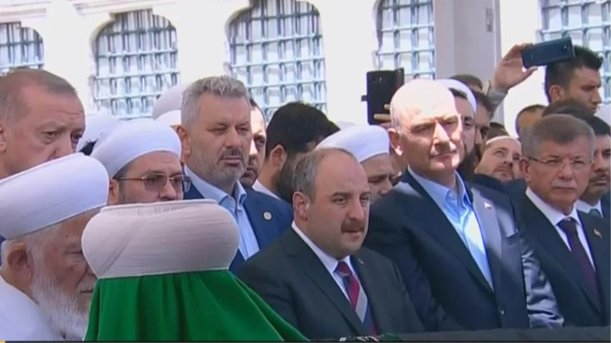 Bakan Soylu ve Davutoğlu yan yana saf tuttu