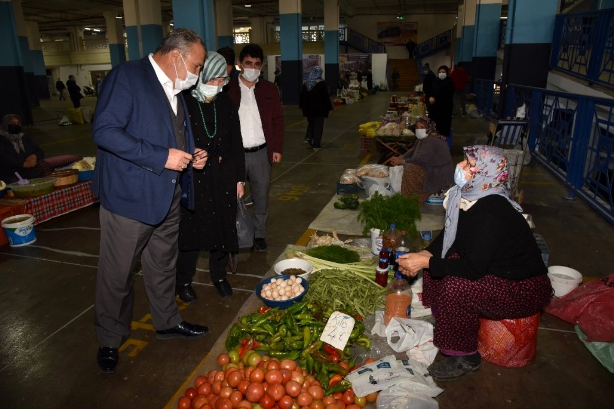 Başkan Çerçi 'Üretici ve 2. El Eşya Pazarı'nı gezdi