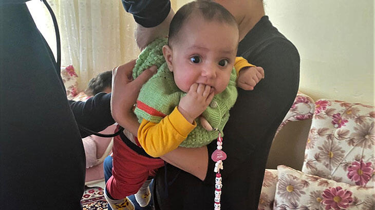 Bebeğini telefon yardımıyla kurtarıldı