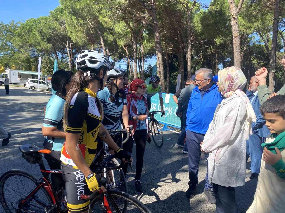 Beykoz'da 'Zamana Karşı Yol Bisikleti Yarışı' gerçekleşti