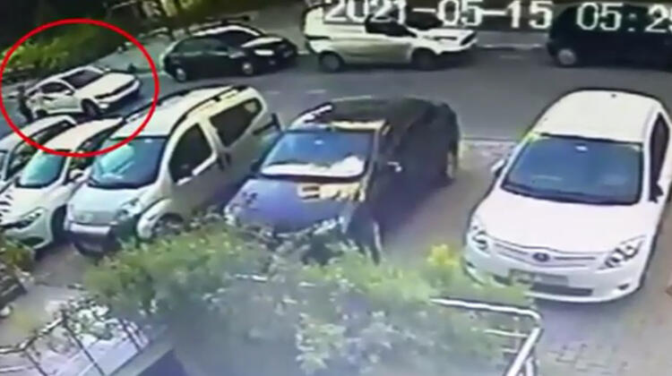 Beylikdüzü ve Bahçelievler'de evleri ve aracı soyan şüpheliler kamerada