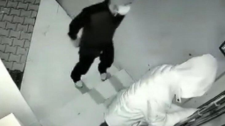 Beylikdüzü'nde 60 bin liralık hırsızlık! Buldukları ne varsa götürdüler