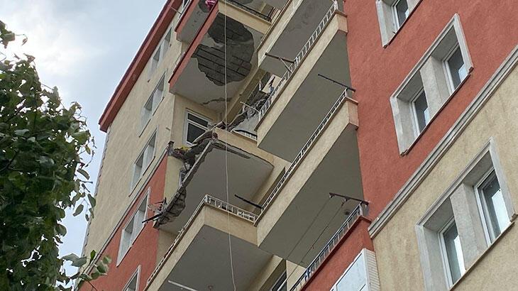 Beylikdüzü’nde şiddetli rüzgardan binanın balkonu çöktü