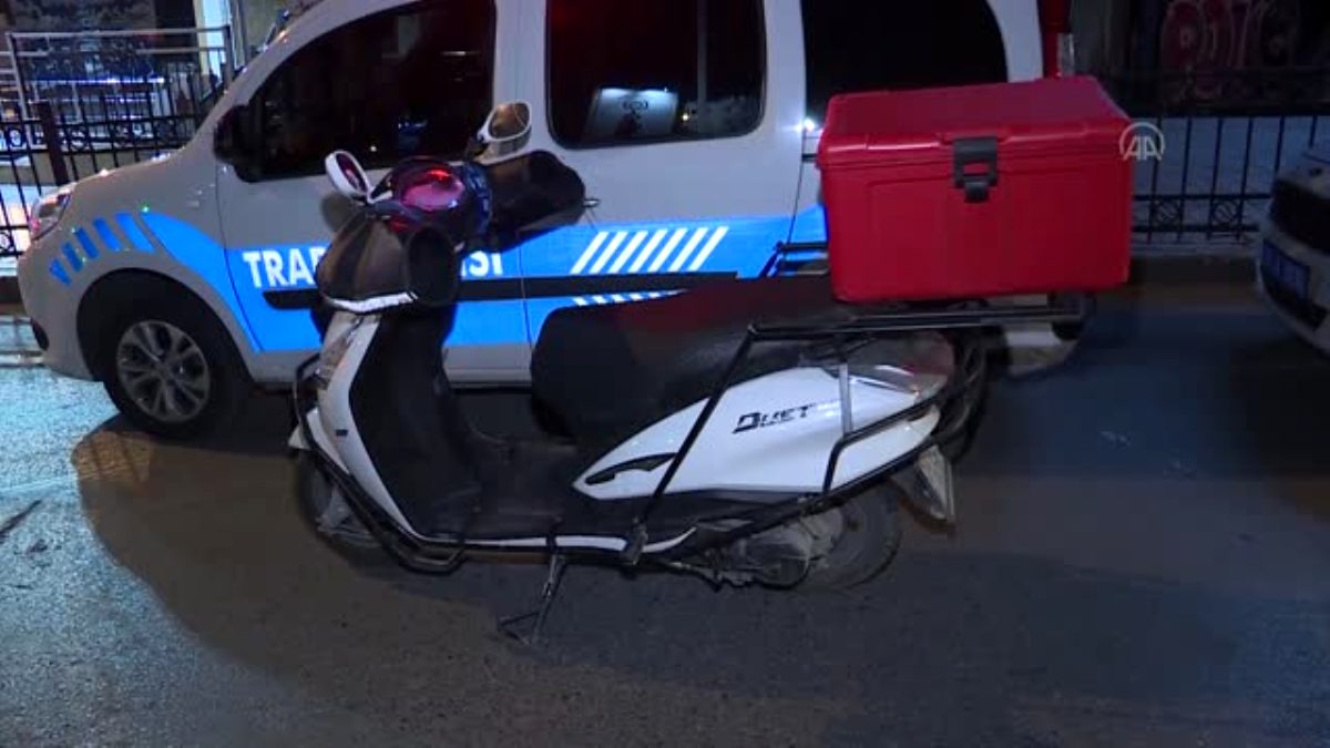 Beyoğlu'nda karantina ihlali yapan kurye, polis ekiplerince evine götürüldü