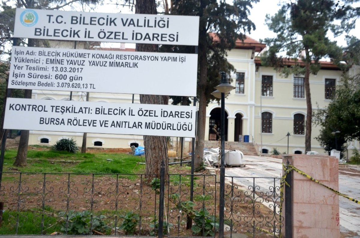 Bilecik'te restorasyonu bitmek bilmeyen valilik binası