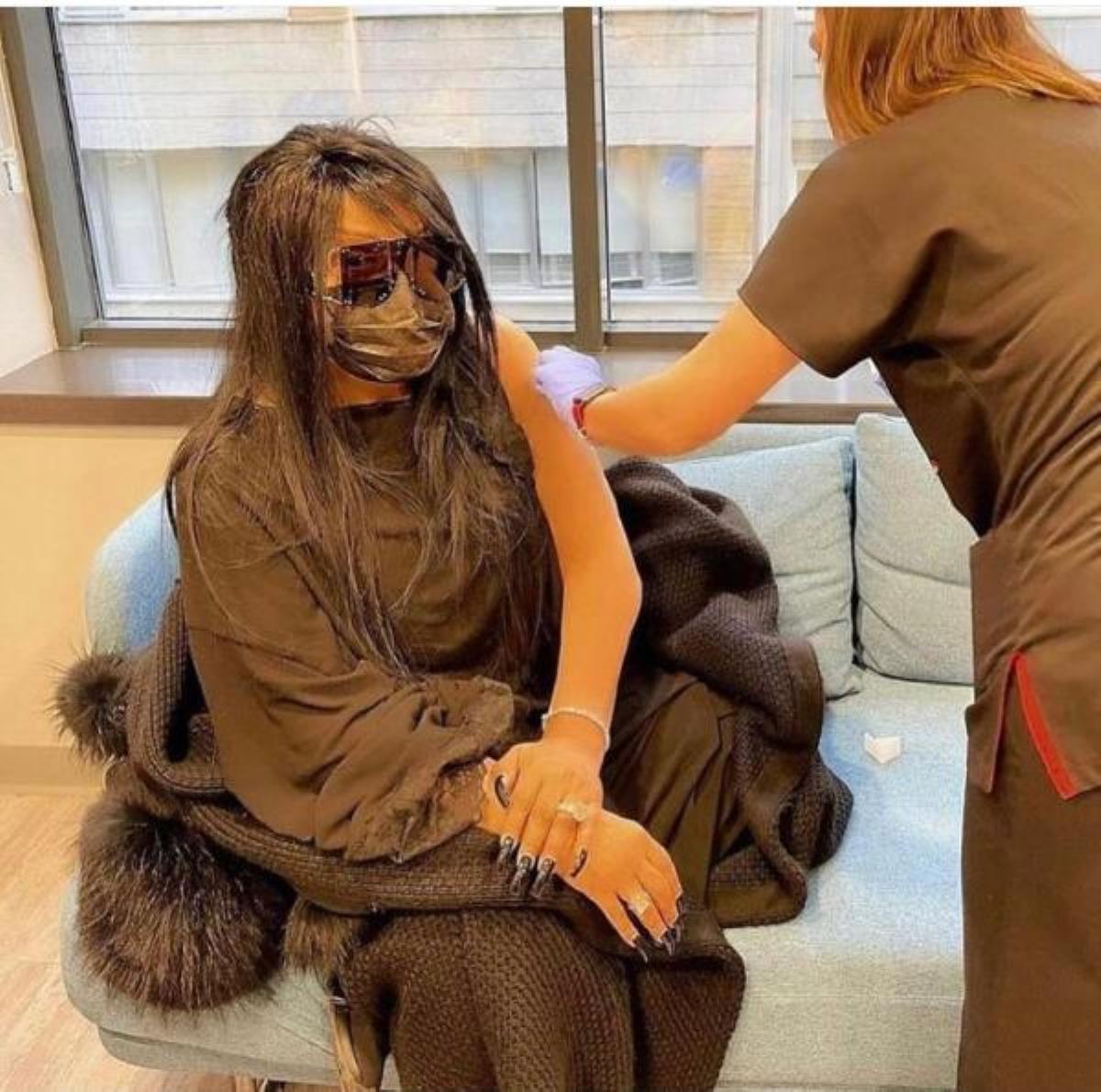 Bülent Ersoy koronavirüs aşısı oldu