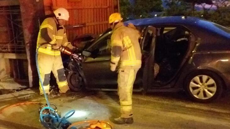 Bursa'da otomobil devrilen TIR'a çarptı: 1 ölü, 2 yaralı