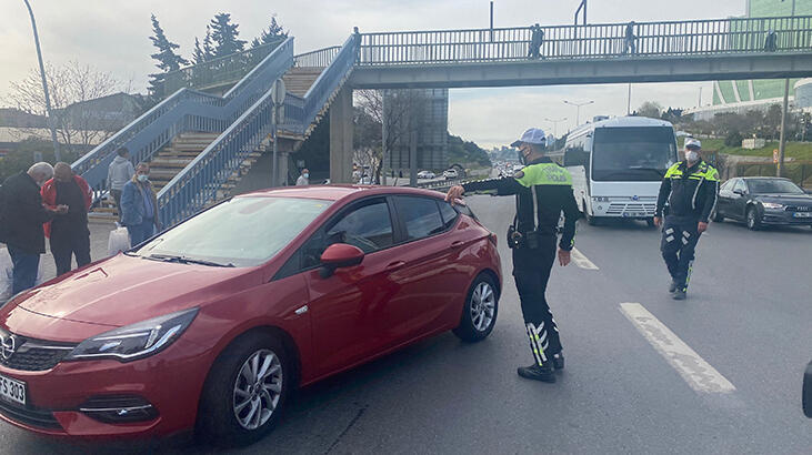 Çakarlı araç ve emniyet şeridi denetiminde kural ihlali yapanlara ceza yağdı