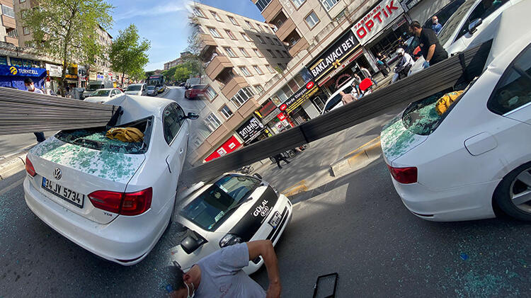 Çekmeköy'de korkunç kaza! Demir çubuklar otomobile saplandı