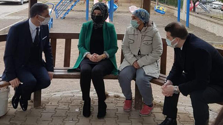 Çiçek hemşire 20 günde, eşini, ağabeyini ve anne-babasını koronadan kaybetti