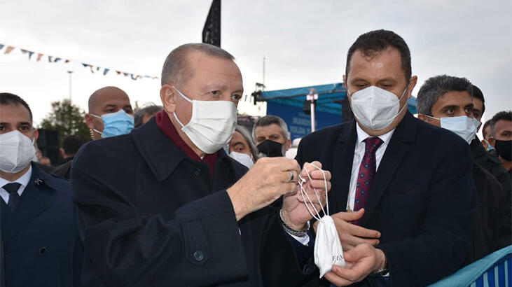 Cumhurbaşkanı Erdoğan'a çocukluk arkadaşı saat hediye etti