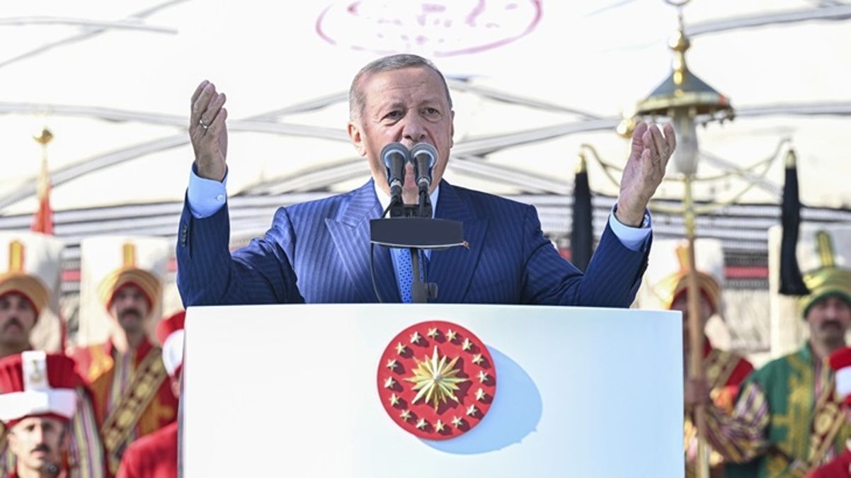 Cumhurbaşkanı Erdoğan'dan tarihi günde tarihi mesaj: Asıl hedeflerimize yönelmenin vaktidir