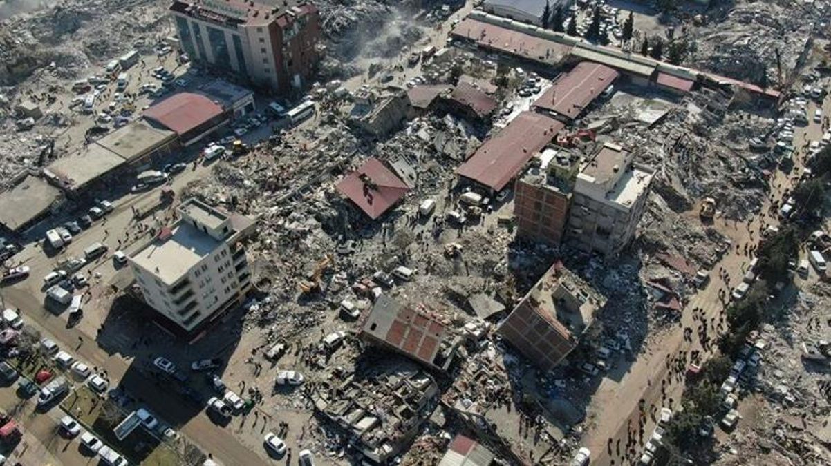 Deprem'de hayatını kaybeden genç kızın 3 yıl önceki paylaşımı sosyal medyayı sarstı: Melek demeyin, hakkımızı arayın