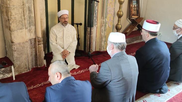 Diyanet İşleri Başkanı Erbaş, Kosova’da Cuma namazını kıldırdı