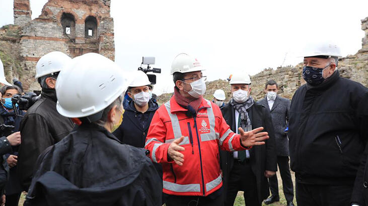 Ekrem İmamoğlu Yedikule surlarında incelemelerde bulundu