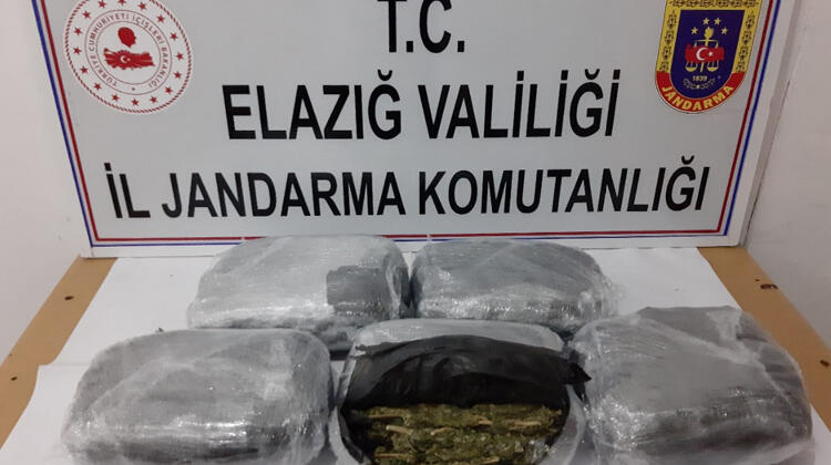 Elazığ'dan Ankara'ya götürülmek istenen 12 kilo esrar ele geçirildi