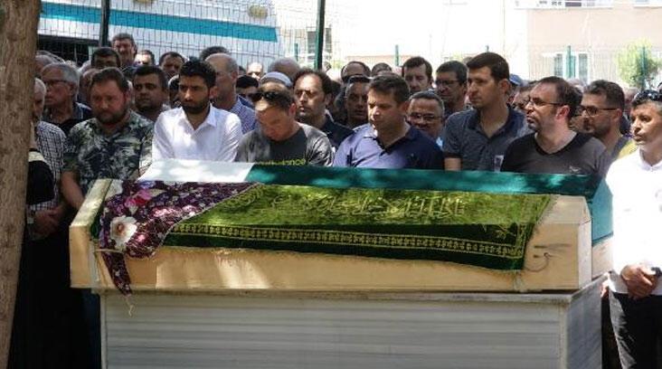 Emekli öğretmen çift, oğullarını ziyarete giderken kazada öldü