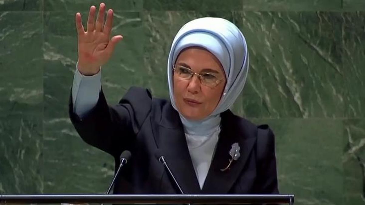 Emine Erdoğan, BM özel oturumunda eşiyle özdeşleşen sloganla çağrı yaptı