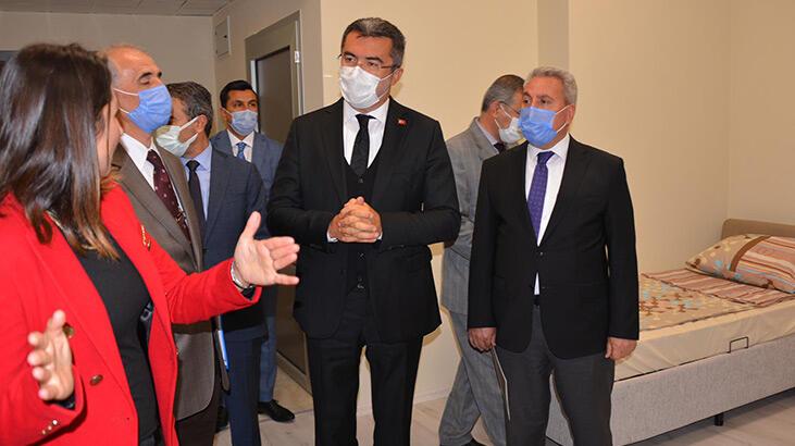 Erzurum Valisi Memiş: Gençliğinize güvenmeyin, aşı olun