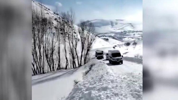 Erzurum’da üçüncü çığ! 10 araç mahsur kaldı