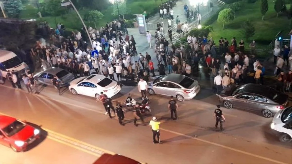 Erzurum'da yol kapatan faytoncular ile polis arasında arbede! Ortalık savaş alanına döndü
