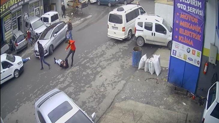 Esenyurt'ta 1'i polis 3 kişinin vurulduğu olayın görüntüleri ortaya çıktı