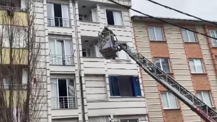 Esenyurt’ta 5 katlı apartmanda yangın
