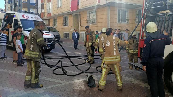 Esenyurt’ta can pazarı! Binada mahsur kalanlar kurtarıldı