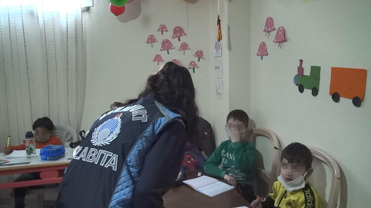 Esenyurt'ta kaçak kreşe baskın!