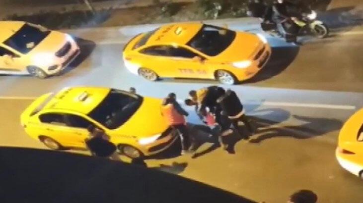 Esenyurt'ta taksicilerden Afrikalı kişiye meydan dayağı
