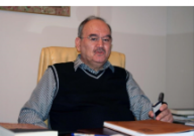 Eski İzmir Büyükşehir Belediye Başkanı Burhan Özfatura vefat etti