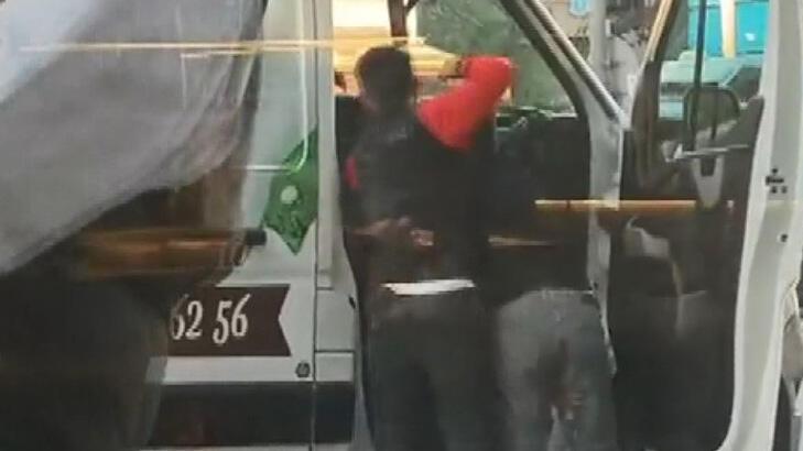 Eve gelmeyen kardeşini darbedip araca bindirmişti! Gözaltına alındı