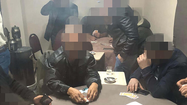 Eve kumar baskını! 14 kişiye 32 bin lira ceza