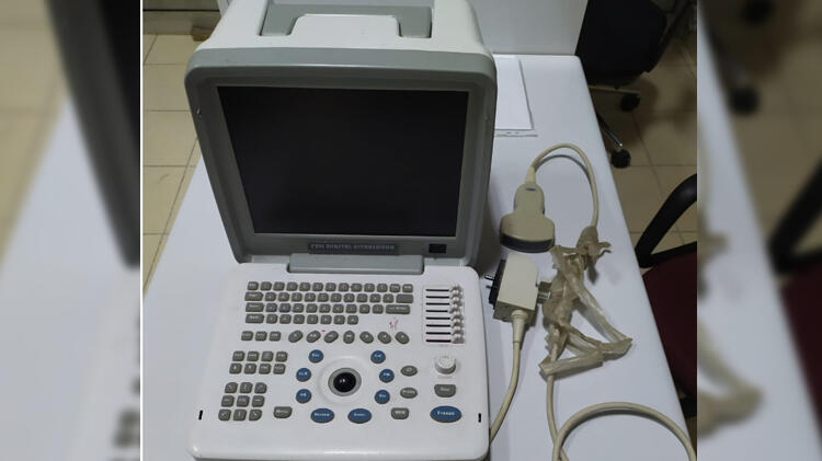 Evindeki ultrason cihazıyla muayene yapan sahte doktor yakalandı!