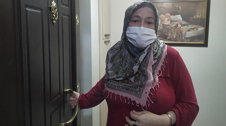 Fatih’te 2 kişi bir kadını spreyle bayıltıp, evdeki altınları çaldılar!