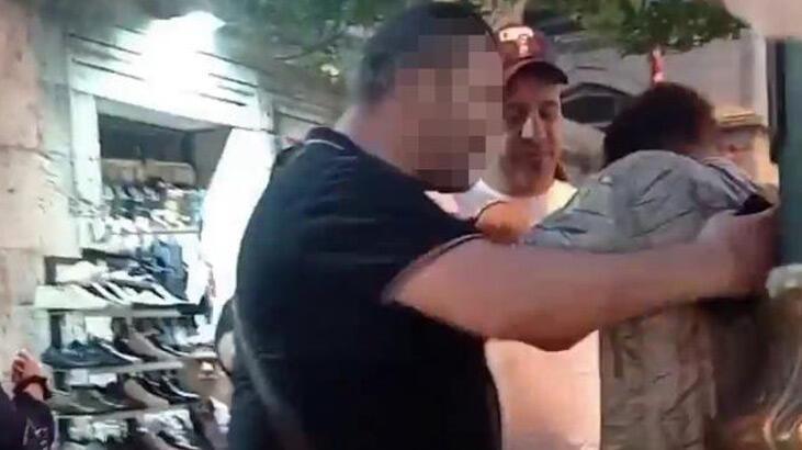 Fatih’te bir adam karısına çarpan kağıt toplayıcısı genci dövdü
