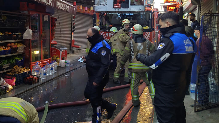 Fatih’te bir kişi kaldığı evi yaktı