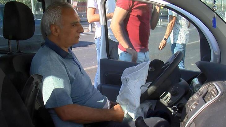Fatih'te kaza yapan sürücü şokun etkisiyle aracından inemedi!