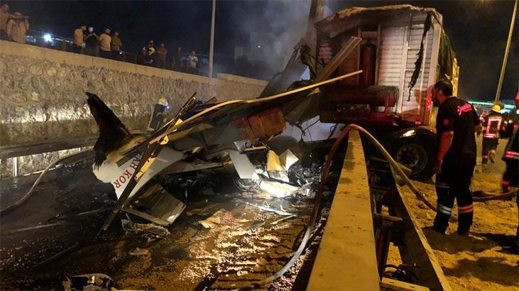 Feci son! Bariyerlere çarpan kamyon alev aldı