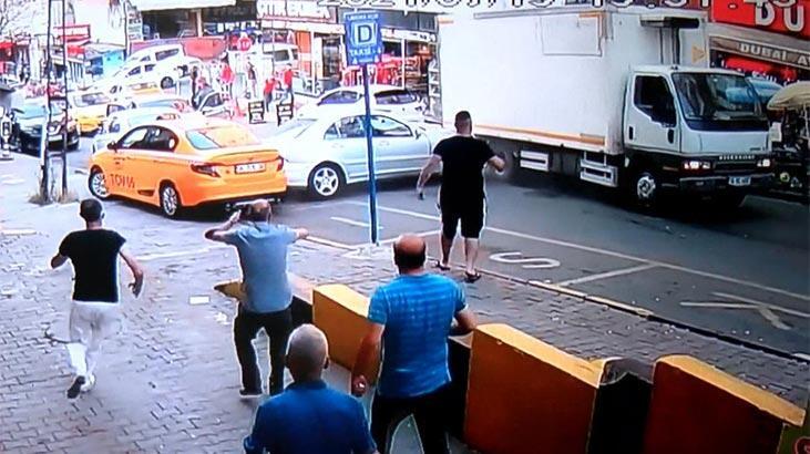 Freni boşalan kamyonet 3 otomobile çarptı: 2 yaralı