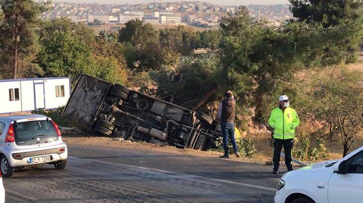 Gaziantep’te midibüsün devrilmesi sonucu 14 kişi yaralandı