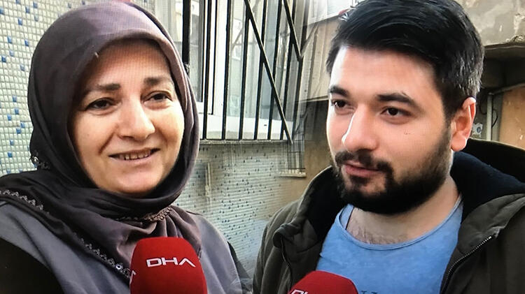 Gaziosmanpaşa’da çatı uçtu! Mahalleli deprem sandı