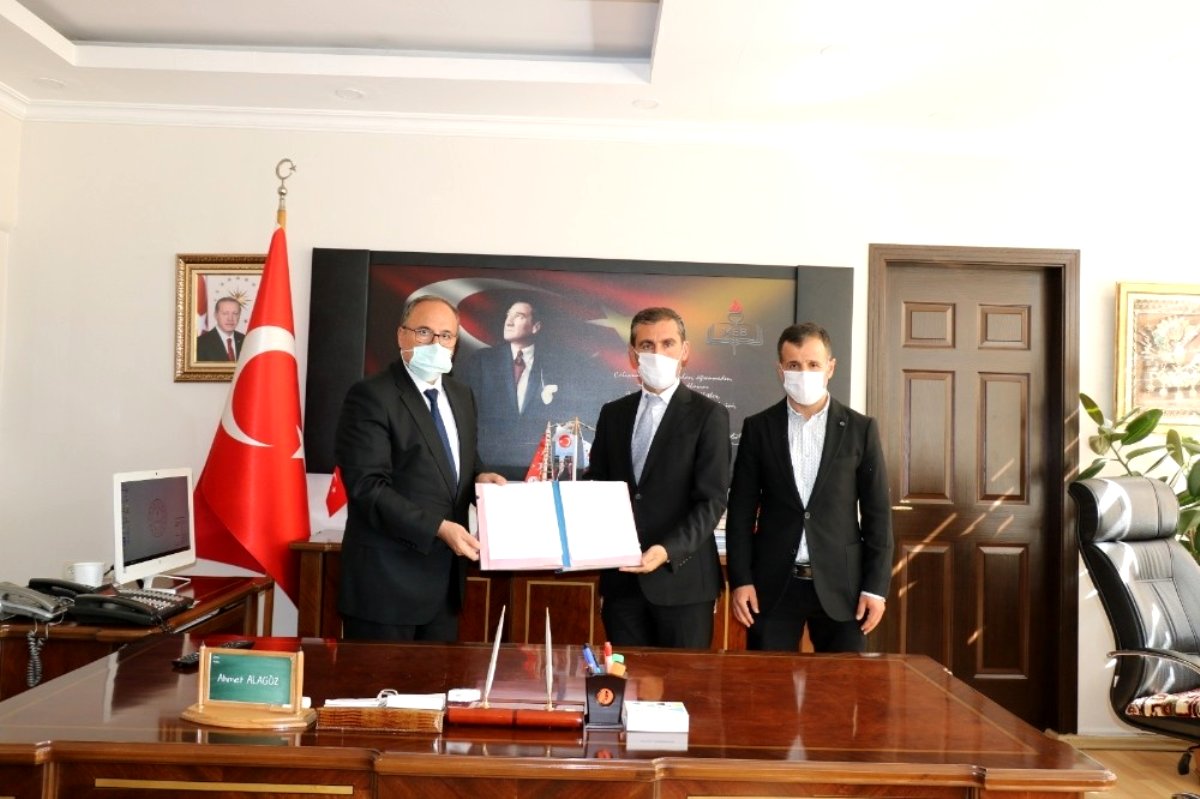 Genç ofis için imzalar atıldı