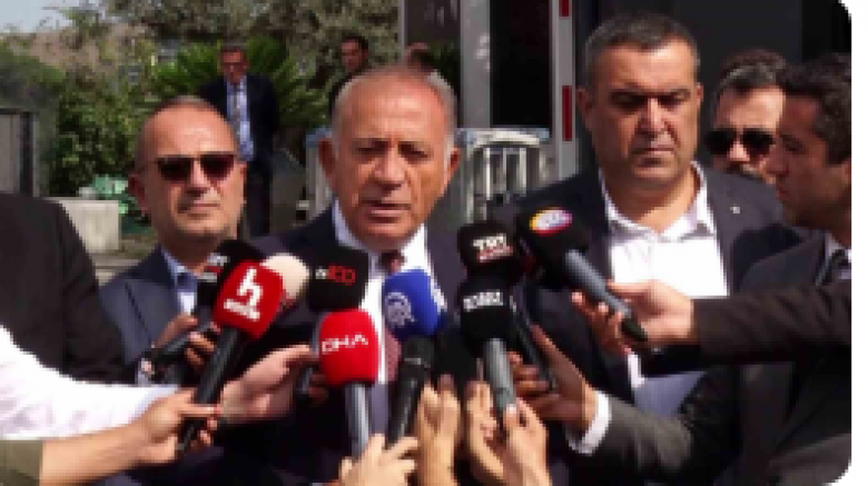 Gürsel Tekin CHP’nin Sarıyer’deki binasına geldi: