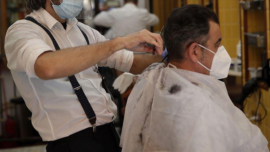 Hafta içi kuaförler kaça kadar açık, kaçta kapanıyor?