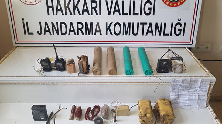 Hakkari'de PKK'ya yönelik operasyonda patlayıcı yapımında kullanılan malzemeler ele geçirildi