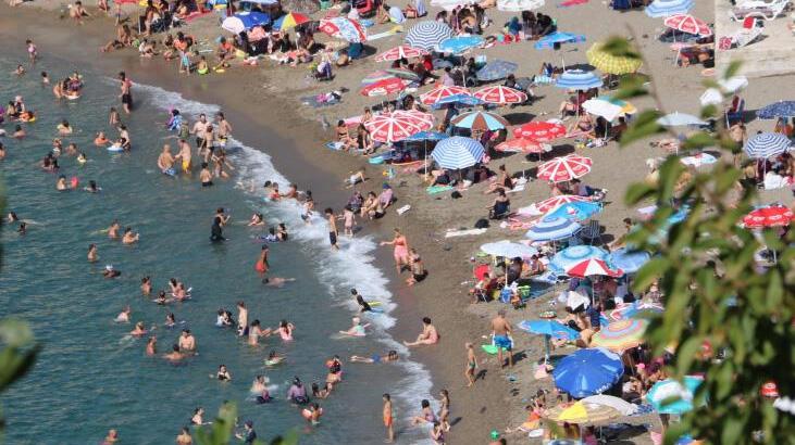 Hava sıcaklığı 30 dereceye çıktı! Vatandaşlar oraya akın etti