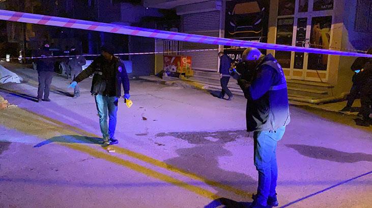 Hem bıçaklayıp hem silahla vurdular